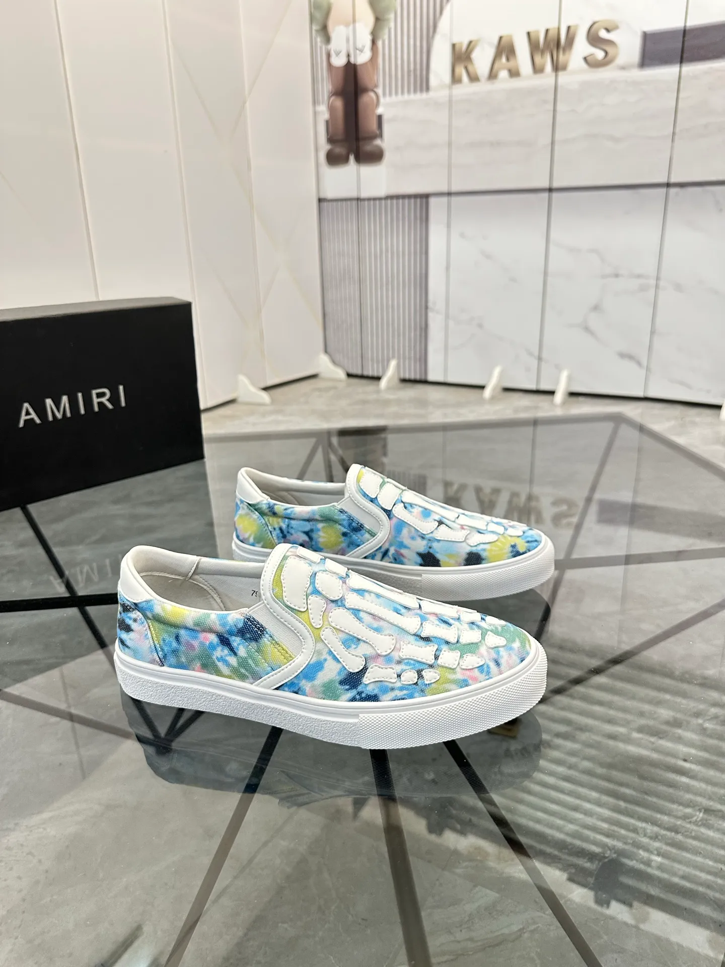 Men's shoes for sale 💰: 💰P420¥ Product trademark: AMIRI*「EMIR*] slip-on Regular size: 38-44 (can be customized to 37.45.46) Product materials: Upper imported original fabric spliced ​​cowhide, breathable lining, original outsole. No.: 1023